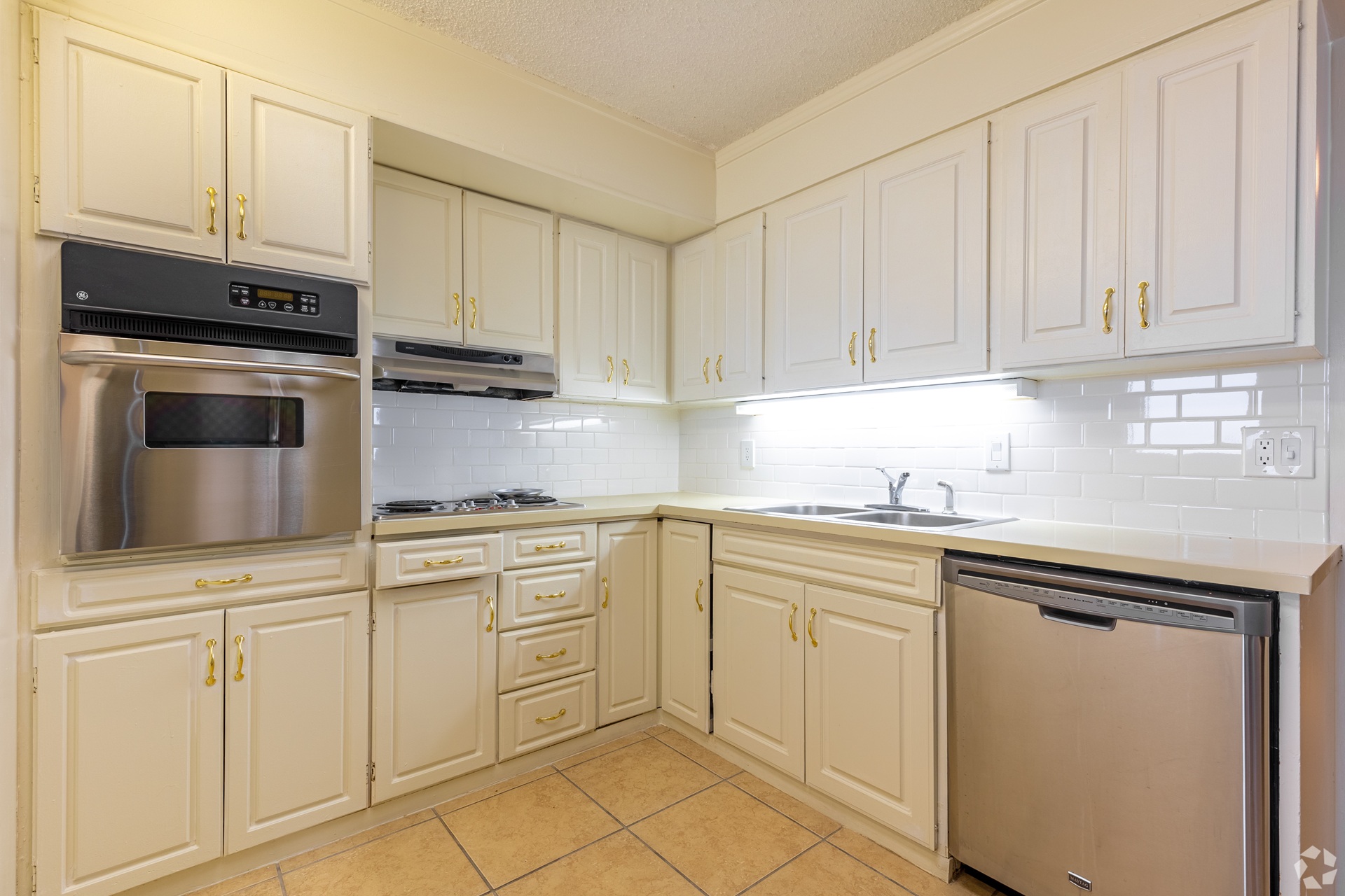 Park Tower Apartments kitchen in Lubbock Texas